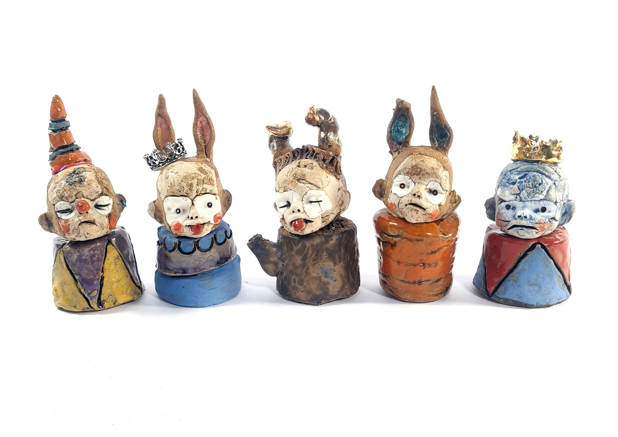 Little heads on stand! the size of a plum with hats, Stoneware ceramics